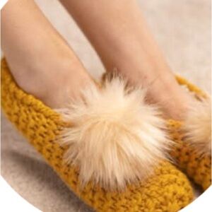 Cozy Knit Slippers with Faux Fur Pom
